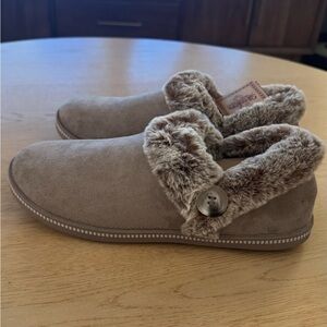 Skechers mini boots size 9